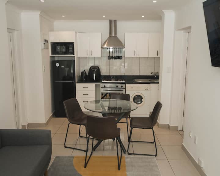 To Let 2 Bedroom Property for Rent in Sea Point Western Cape